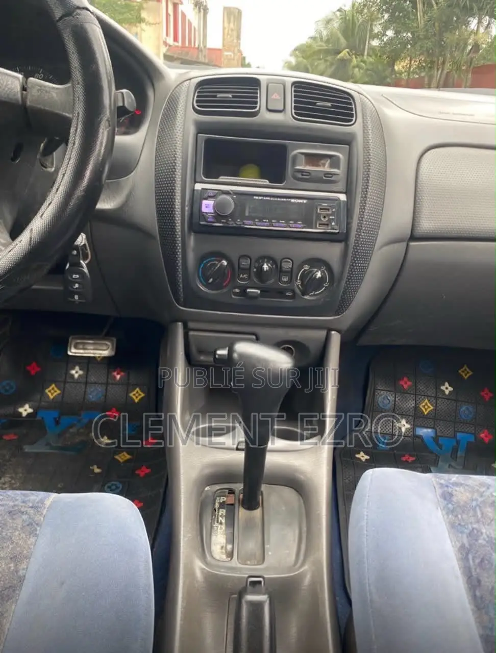 Mazda 323 2015 Gris