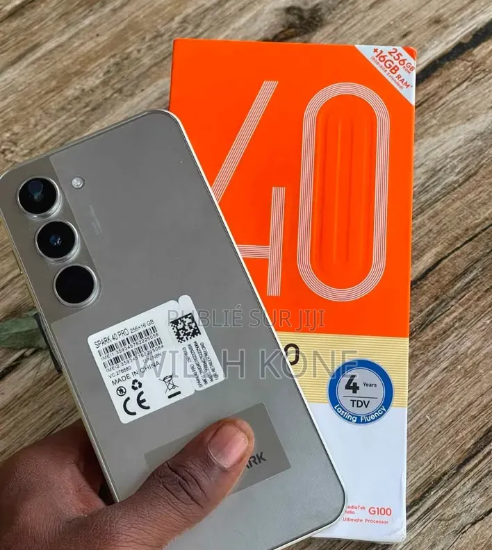 Nouveau Tecno Camon 40 Pro 4G 128 GB Blanc