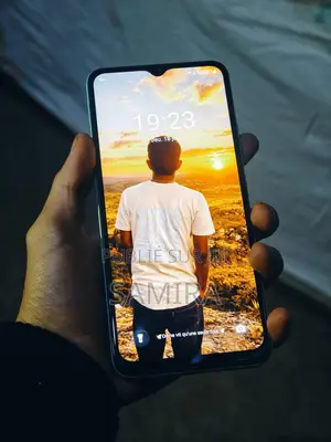 Nouveau Itel A70 256 GB Gris