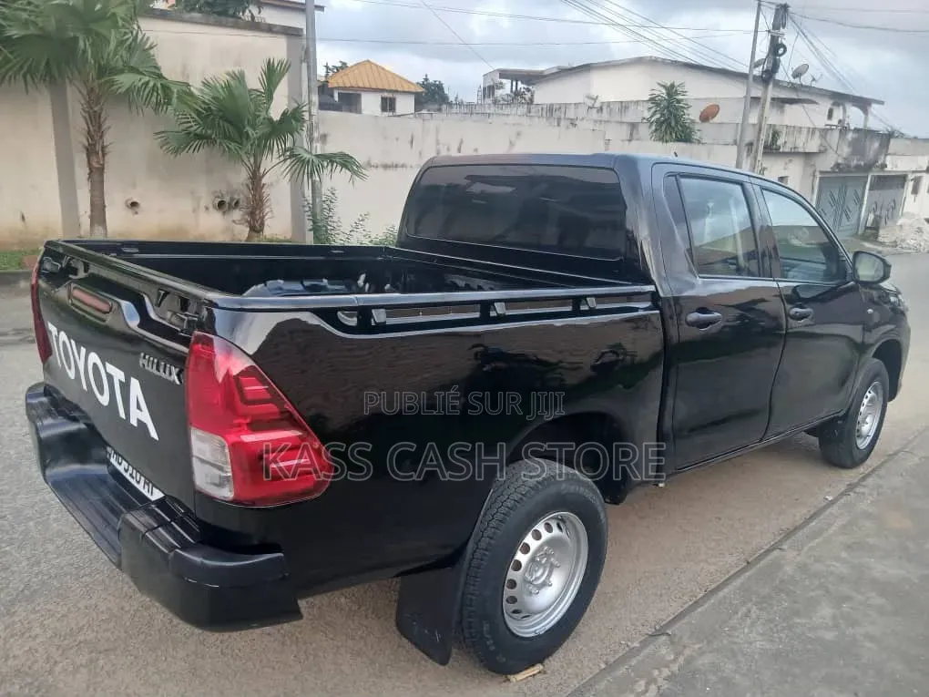 Toyota Hilux Revo Double Cab Deisel 2.4 AWD 2021 Noir