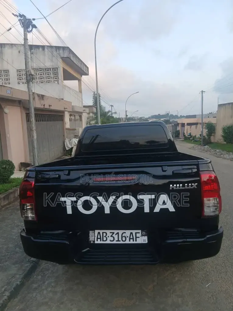 Toyota Hilux Revo Double Cab Deisel 2.4 AWD 2021 Noir