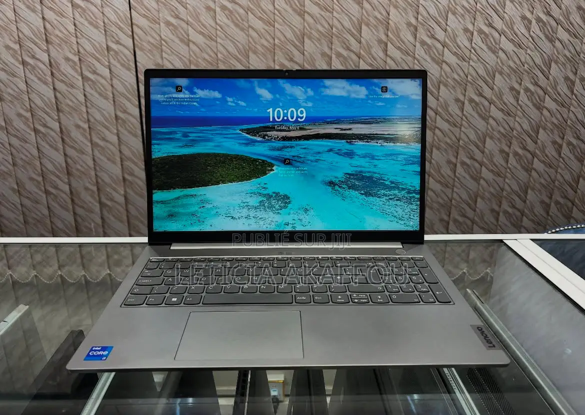 Nouveau Ordinateur portable Lenovo Yoga 9i 16GB Intel Core i7 SSD 1T
