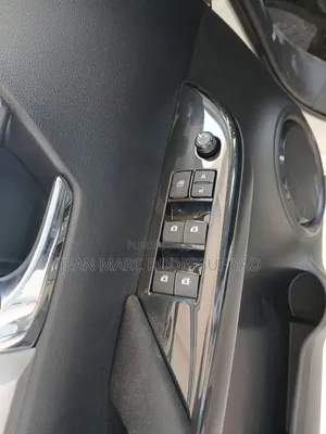 Nouveau Toyota Hilux 2026 Blanc cassé