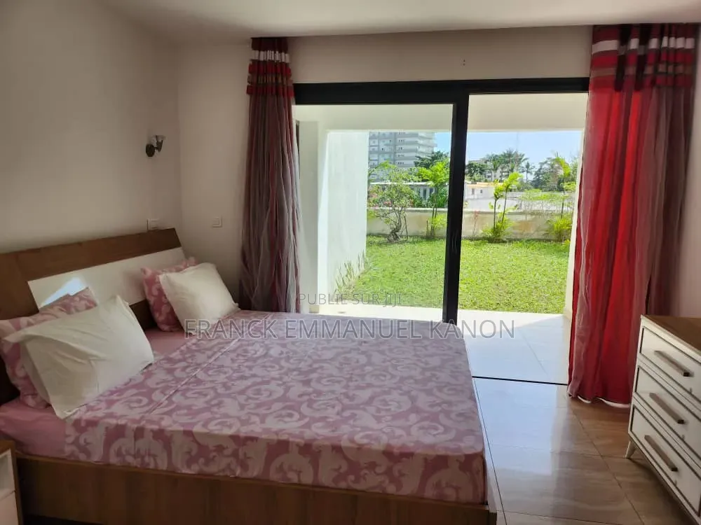 Meublé 4chbre Villa dans Kanon Immobilier, Sikensi à Vendre
