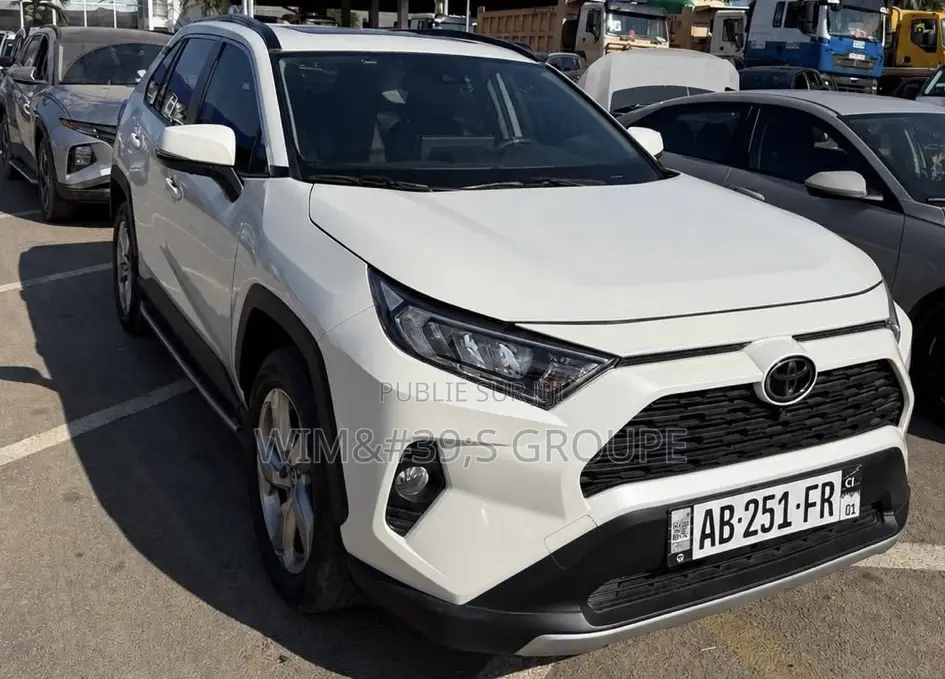 Toyota RAV4 Limited 2021 Blanc