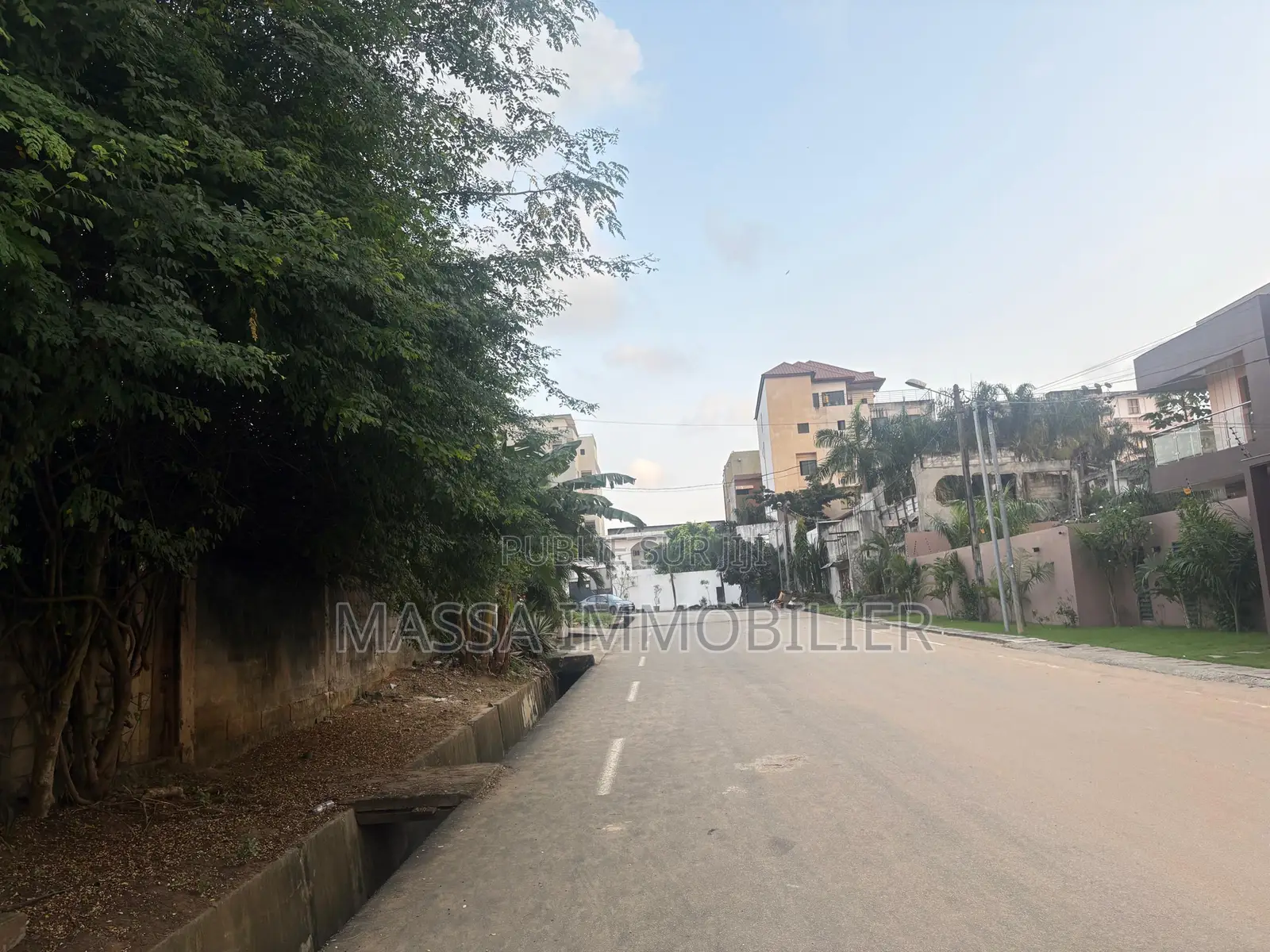 Vente Terrain Mixte 600 M2 À Cocody Riviera 3