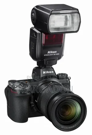 Nikon Z6 + Objectif NIKKOR Z 24-70mm F/4 S + Flash Speedlight SB-5000