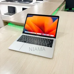 Nouveau Apple MacBook Pro 2017 8GB Intel Core i5 SSD 256GB
