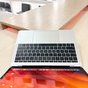 Nouveau Apple MacBook Pro 2017 8GB Intel Core i5 SSD 256GB