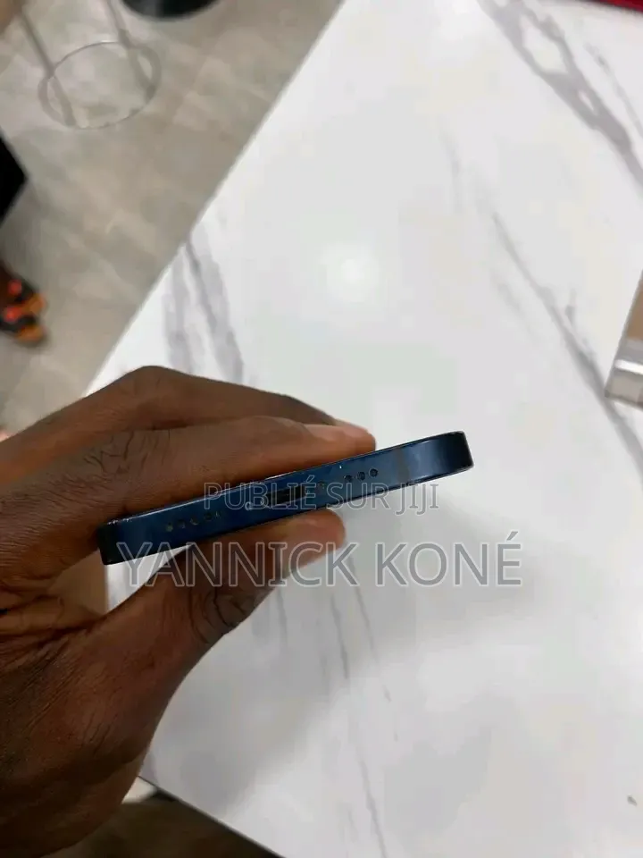 Nouveau Apple iPhone 12 128 GB Noir
