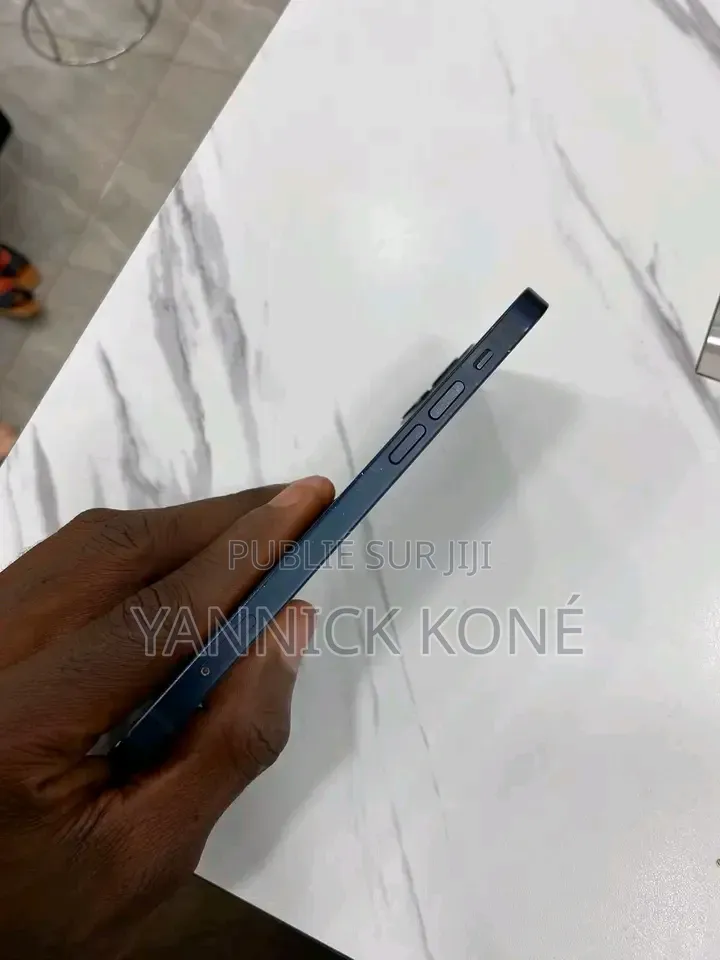 Nouveau Apple iPhone 12 128 GB Noir