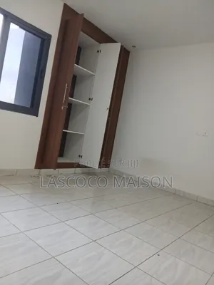 2chbre Appartement dans Lascoco Maison, Cocody à Louer