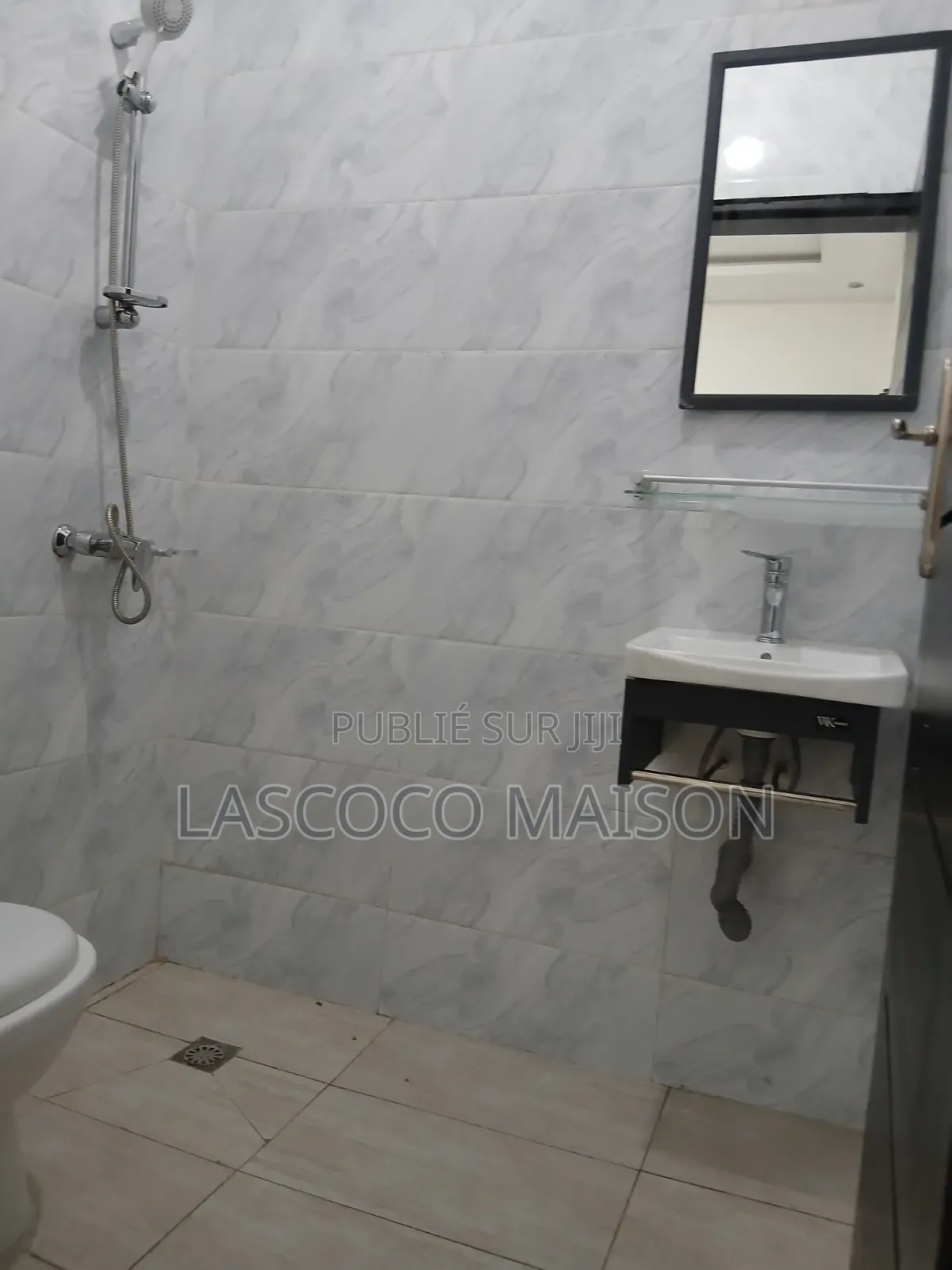 2chbre Appartement dans Lascoco Maison, Cocody à Louer