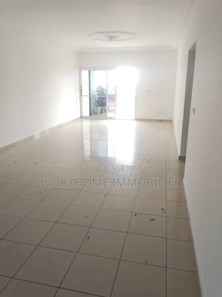 2chbre Appartement dans Cocody à Louer