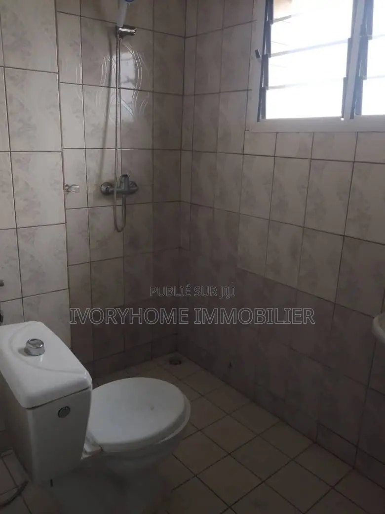 2chbre Appartement dans Cocody à Louer