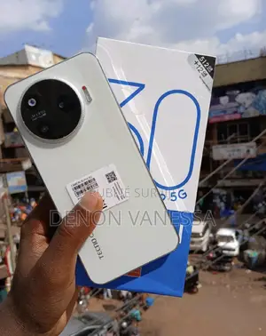 Nouveau Tecno Camon 30 256 GB Blanc