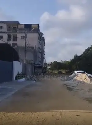 *Vente À Bassam ! * - Terrain De 500 M2 ; - Derrière Le Lycée D’Excel