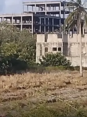 *Vente À Bassam ! * - Terrain De 500 M2 ; - Derrière Le Lycée D’Excel
