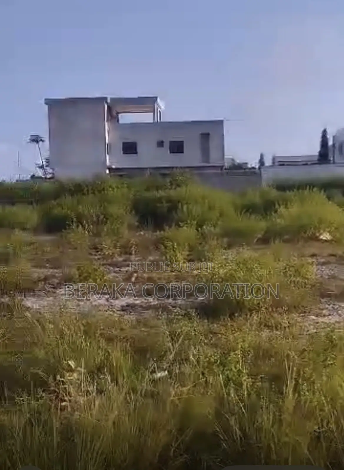 *Vente À Bassam ! * - Terrain De 500 M2 ; - Derrière Le Lycée D’Excel