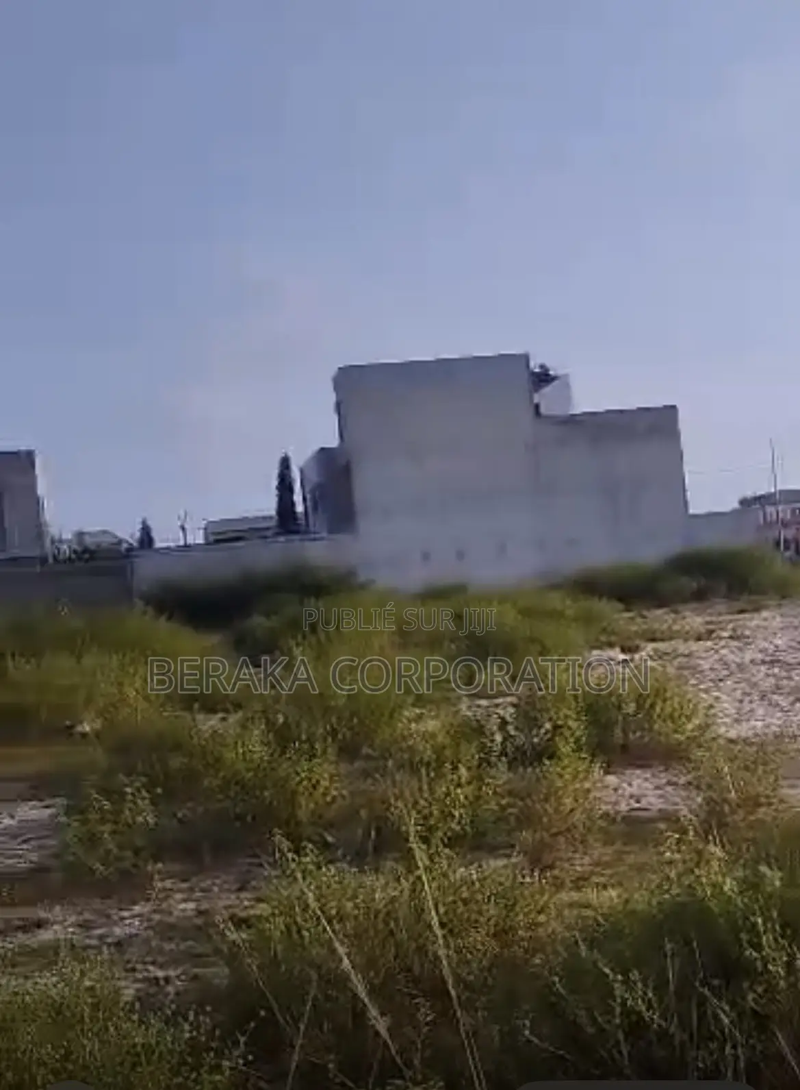 *Vente À Bassam ! * - Terrain De 500 M2 ; - Derrière Le Lycée D’Excel