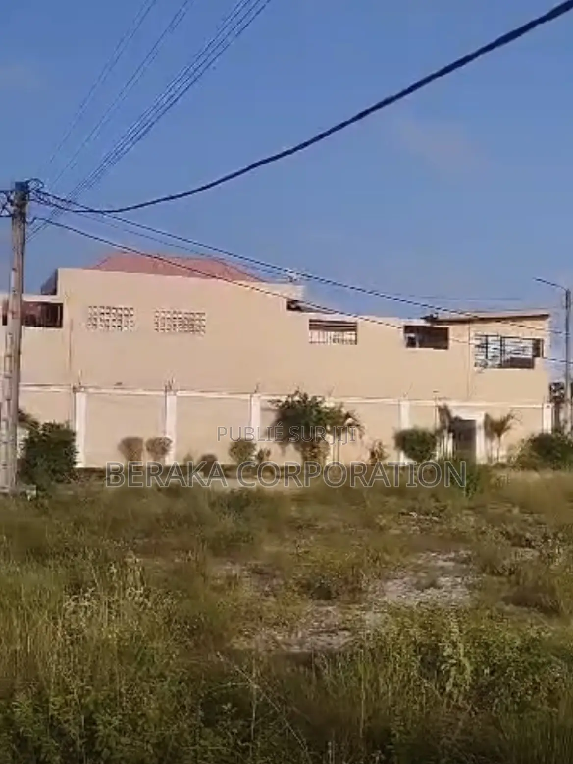 *Vente À Bassam ! * - Terrain De 500 M2 ; - Derrière Le Lycée D’Excel