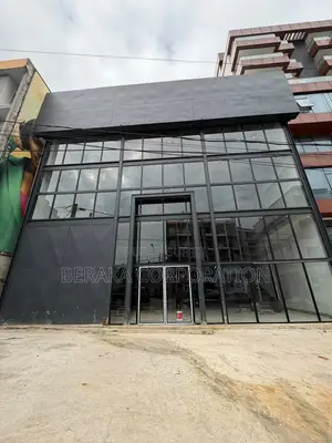 Un Espace De 1500m2 À Louer en Bordure De Voie À Angré CGK Après L