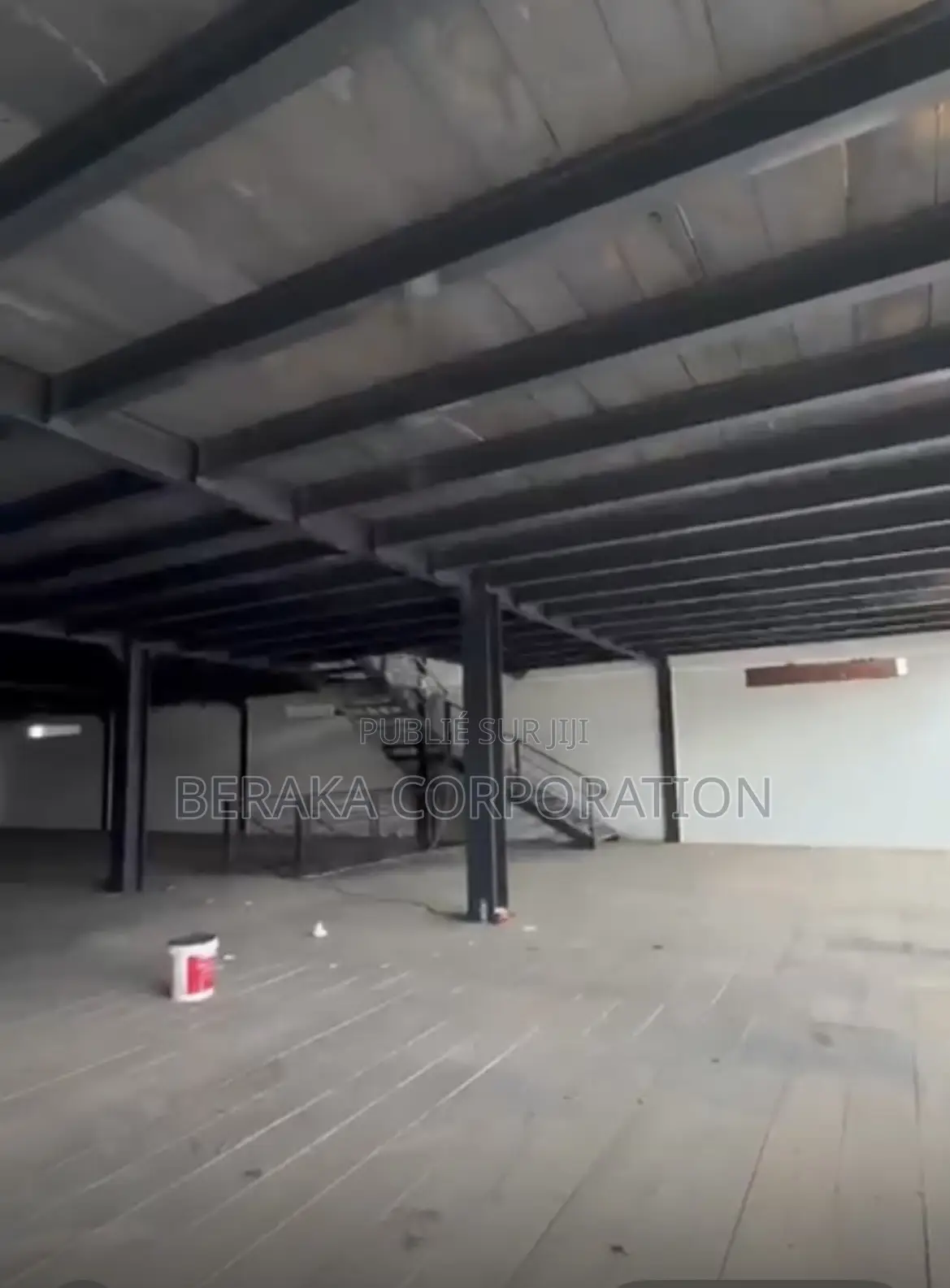 Un Espace De 1500m2 À Louer en Bordure De Voie À Angré CGK Après L