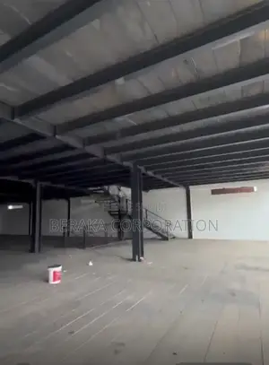 Un Espace De 1500m2 À Louer en Bordure De Voie À Angré CGK Après L