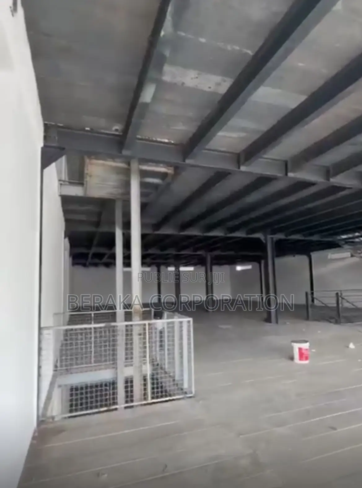 Un Espace De 1500m2 À Louer en Bordure De Voie À Angré CGK Après L
