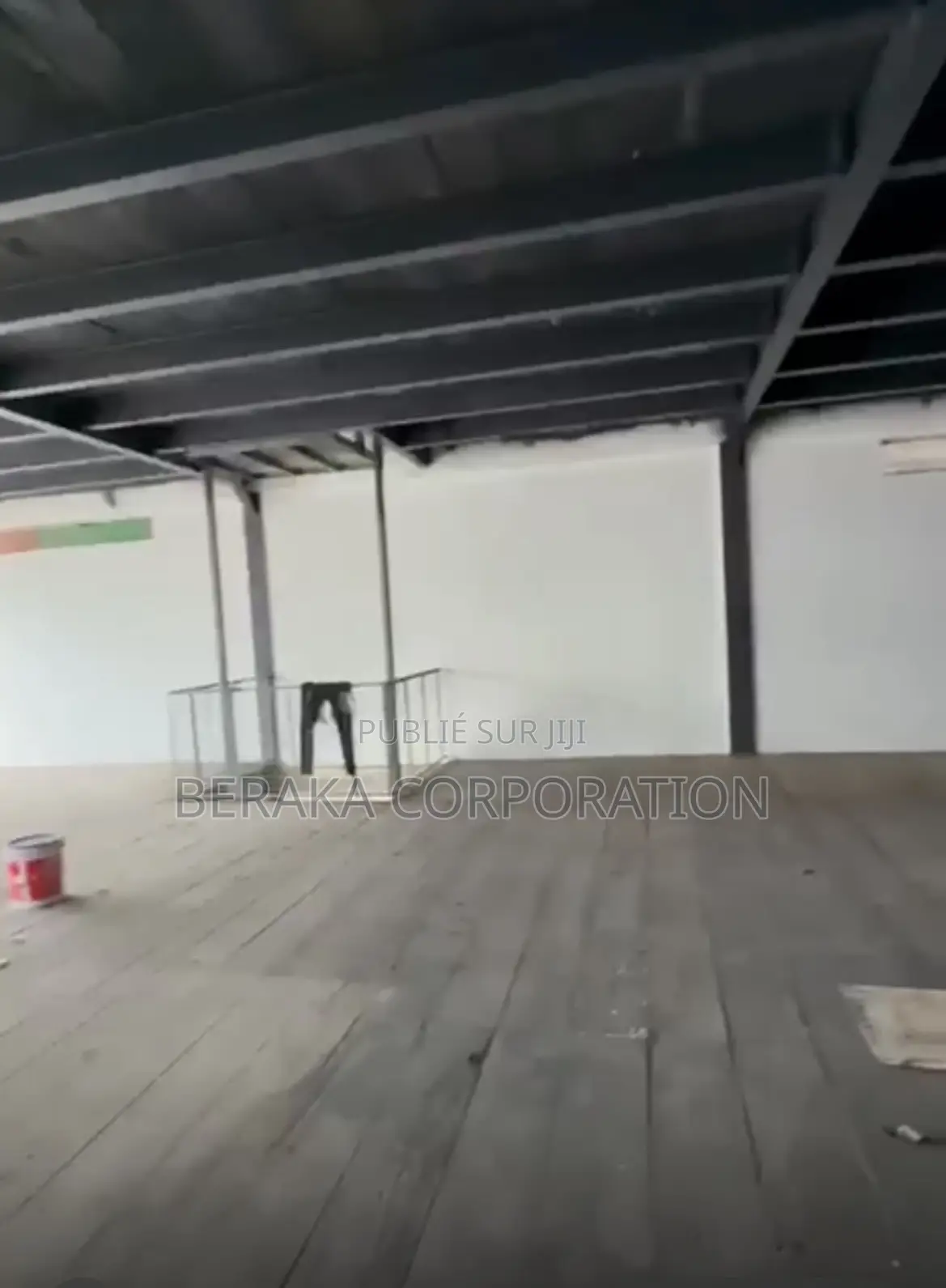 Un Espace De 1500m2 À Louer en Bordure De Voie À Angré CGK Après L