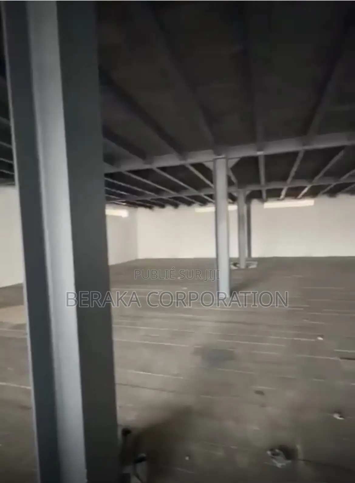 Un Espace De 1500m2 À Louer en Bordure De Voie À Angré CGK Après L