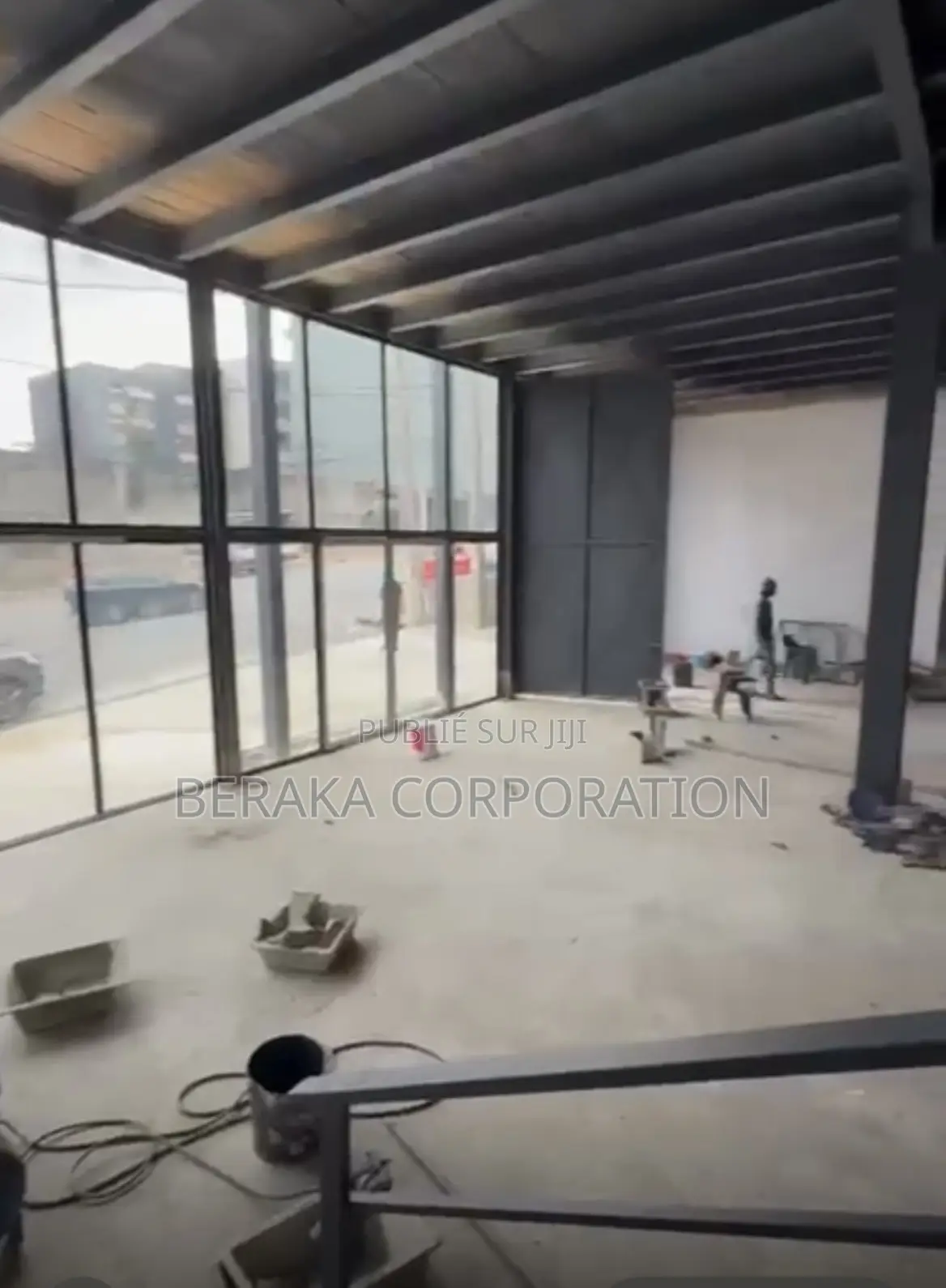 Un Espace De 1500m2 À Louer en Bordure De Voie À Angré CGK Après L