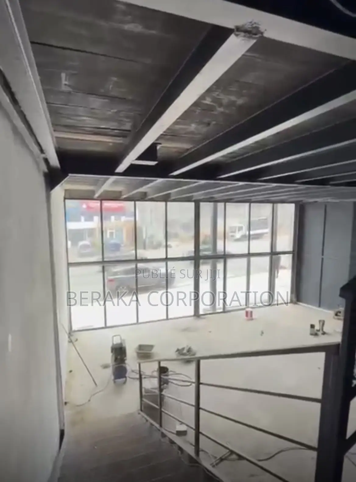 Un Espace De 1500m2 À Louer en Bordure De Voie À Angré CGK Après L