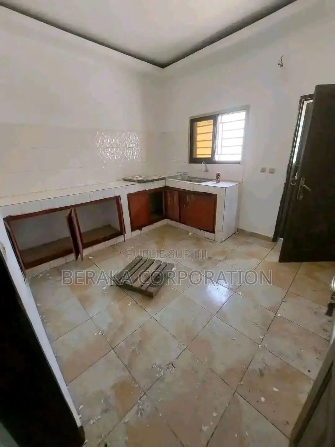 5chbre Duplex dans Beraka Corporation, Cocody à Louer