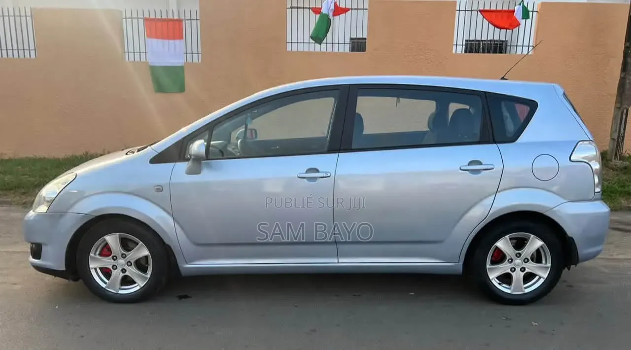 Toyota Verso 2009 Bleu