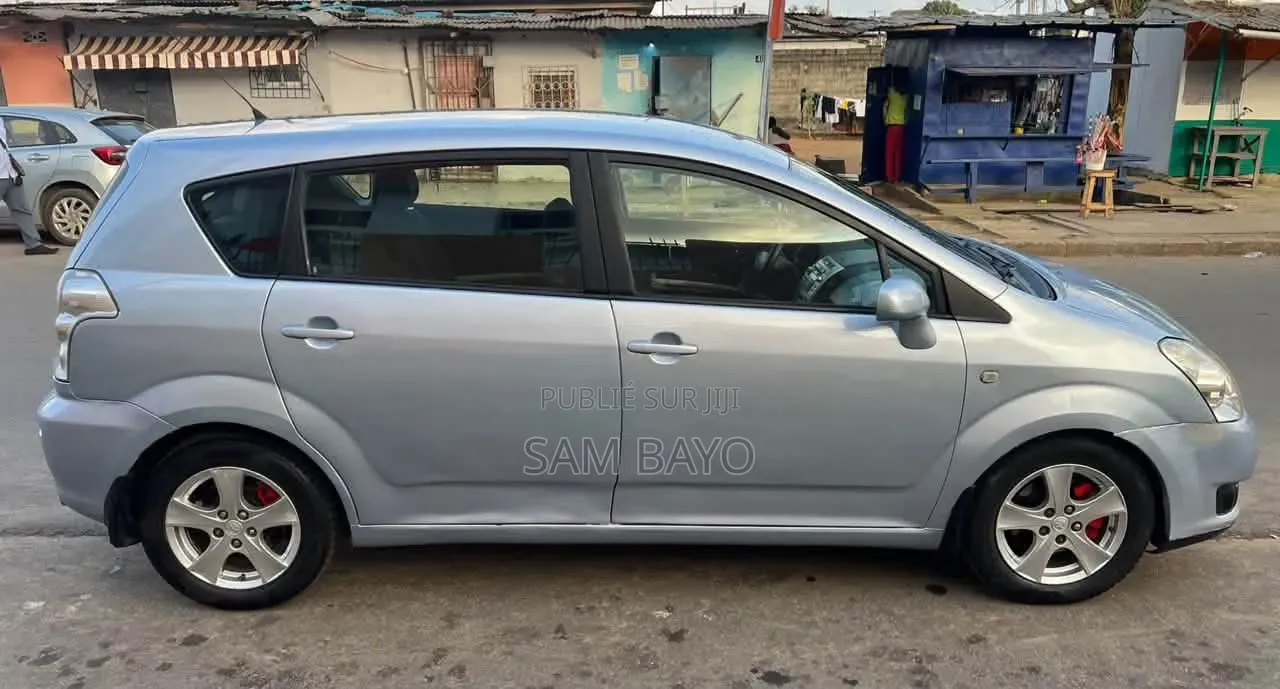 Toyota Verso 2009 Bleu