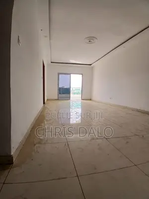 3chbre Appartement dans Solo, Cocody à Louer