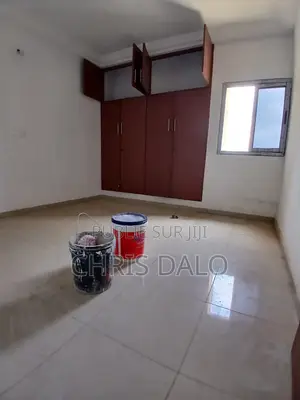 3chbre Appartement dans Solo, Cocody à Louer