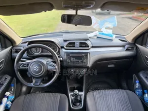 Suzuki Dzire 2023 Bleu