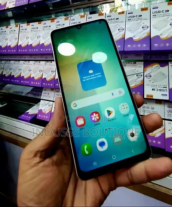 Nouveau Samsung Galaxy A06 128 GB Jaune