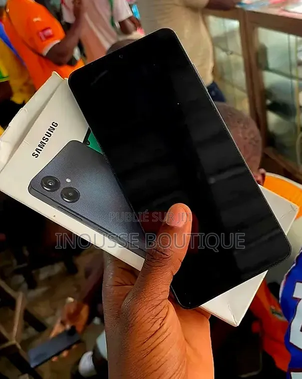 Nouveau Samsung Galaxy A7 128 GB Noir