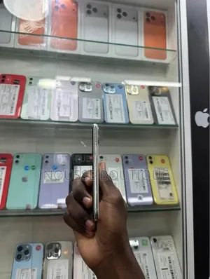 Nouveau Apple iPhone 11 Pro 256 GB Blanc