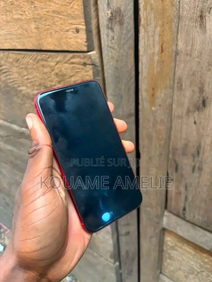 Nouveau Apple iPhone 11 64 GB Rouge