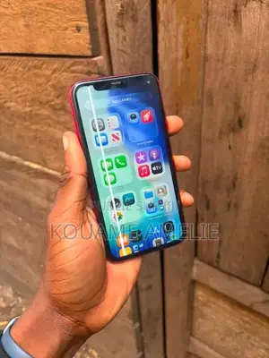 Nouveau Apple iPhone 11 64 GB Rouge